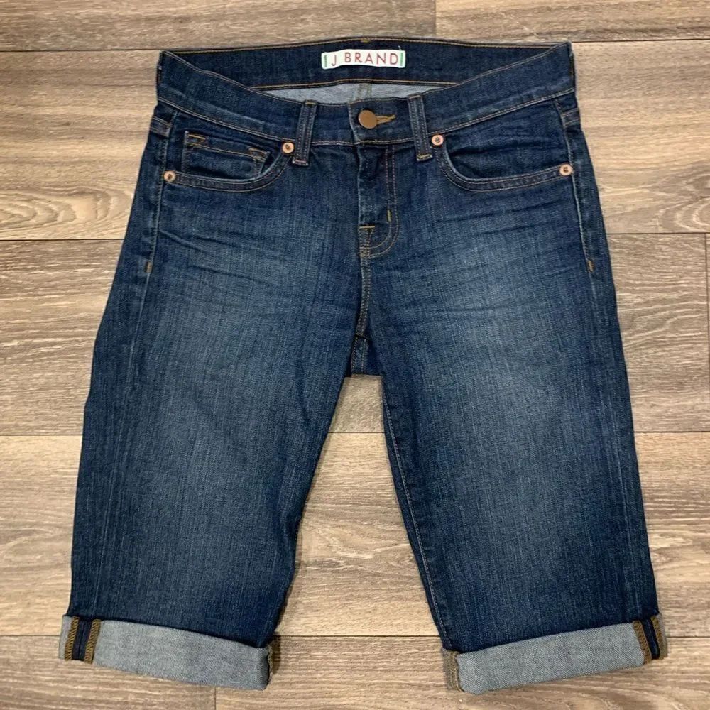 J Brand Saturn Cuffed Long Shorts Size 24